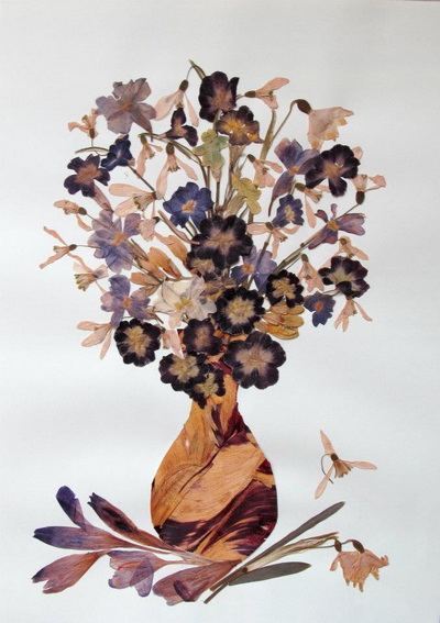Picture with pressed and dried flowers